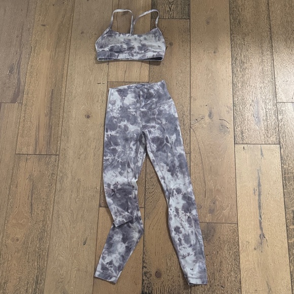 Lululemon lilac Tie-Dye Sports Bra and Leggings Set - Picture 1 of 4